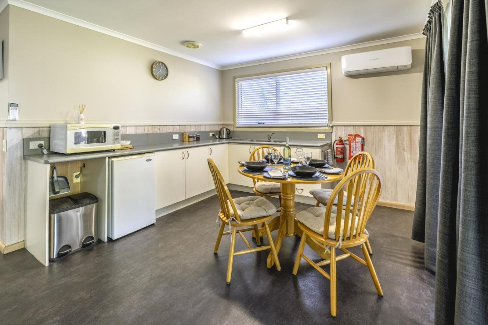 The Crays Accommodation Strahan Buitenkant foto